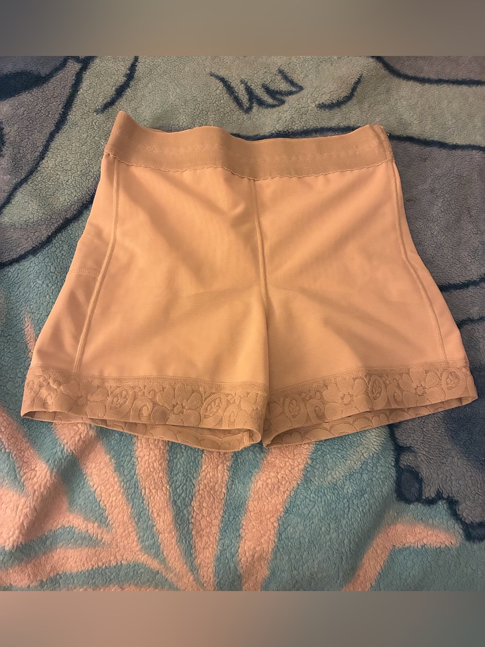 Seamless High-Waist Shaping Shorts - Cream